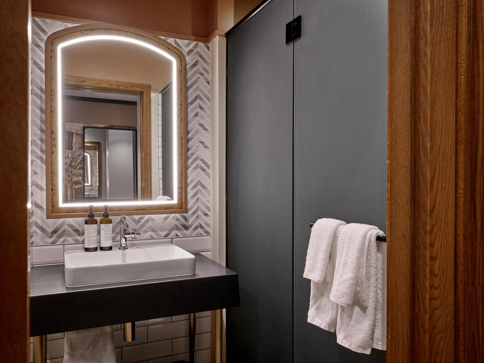 Detroit Foundation Hotel Екстериор снимка